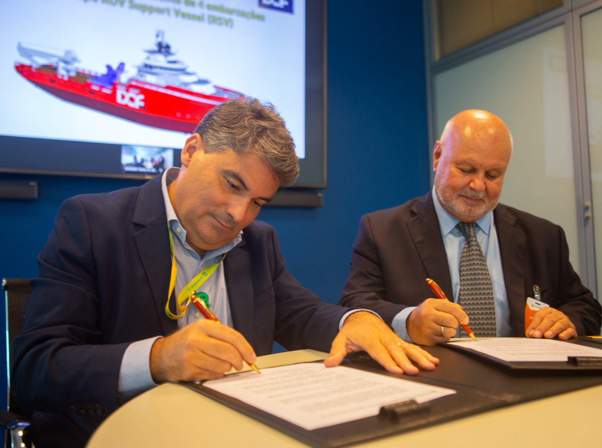 O gerente executivo de Sistemas Submarinos da Petrobras, Flavio Bretanha, e o CEO da DOF, Mario Fuzetti